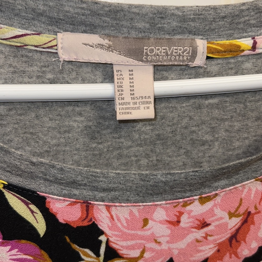 Floral Tee - Picture 4 of 7